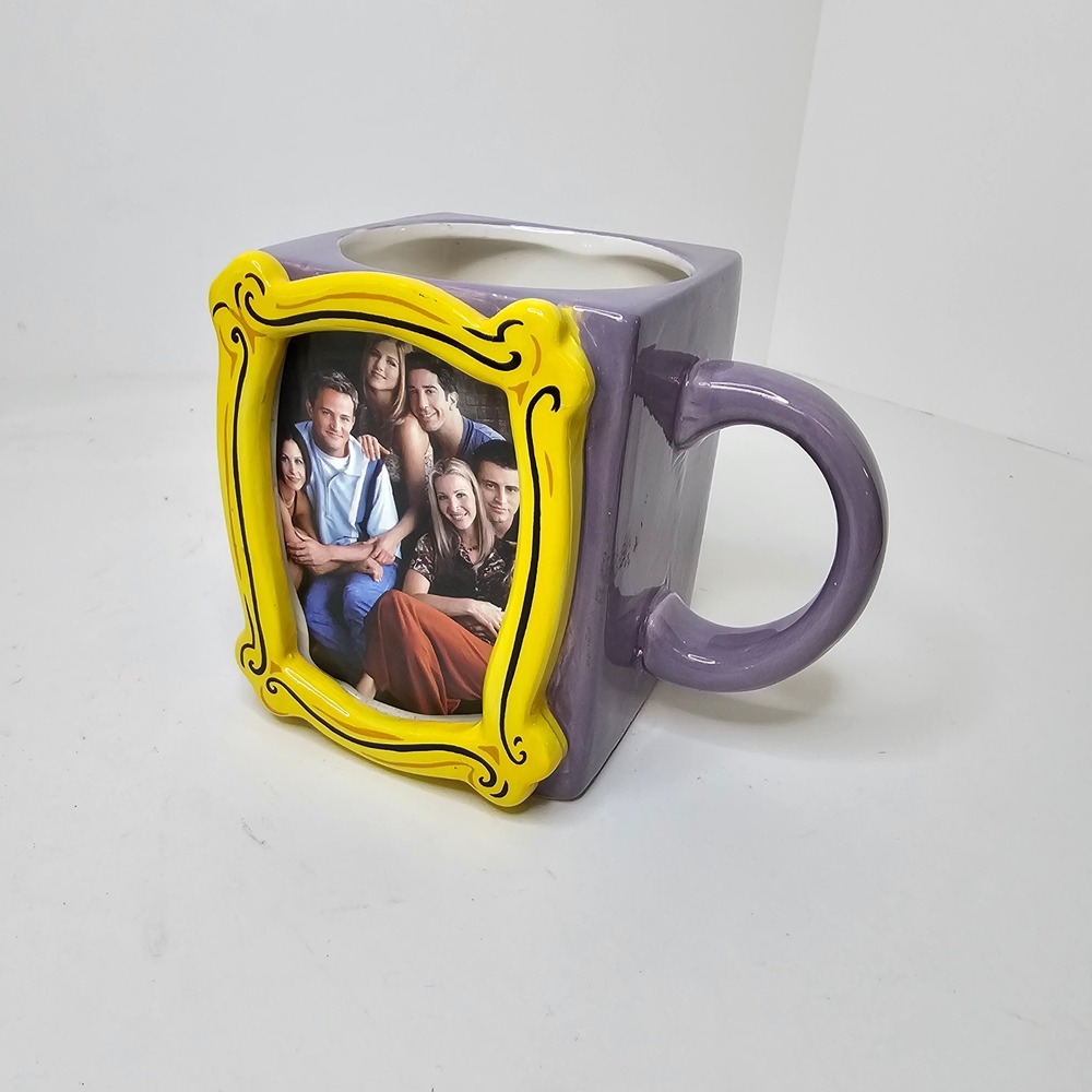 Friends TV Show Silver Buffalo 21oz Square Purple Mug Yellow Frame Cast Photo